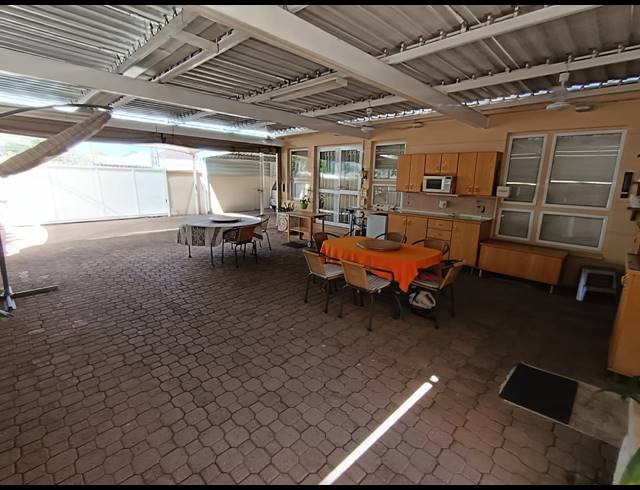 3 BEDROOM TOWNHOUSE FOR SALE IN PROTEA PARK